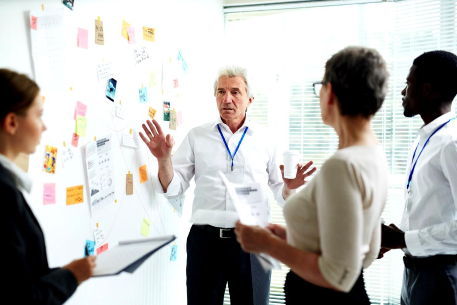 Équipe calyrenosq travaillant sur l'automatisation budgétaire